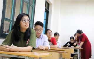 Sáng nay, hơn 85.000 học sinh Hà Nội làm thủ tục thi vào lớp 10