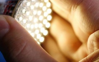 Cảnh báo những nguy cơ về sức khỏe từ đèn LED 