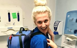 Nữ y tá 24 tuổi cắt bỏ vú sau khi 9 người thân mắc ung thư
