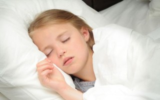 Nguyên nhân trẻ nghiến răng khi ngủ