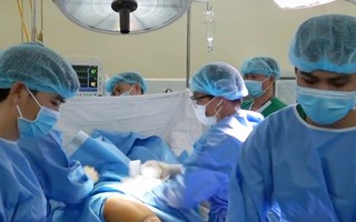 Phẫu thuật thay khớp miễn phí cho 50 bệnh nhân nghèo 