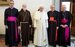 Vatican tìm cách giải quyết cuộc khủng hoảng do bê bối tình dục