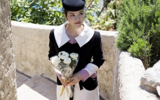 Trước thềm LHP Cannes, Lý Nhã Kỳ viếng mộ Công nương Grace Kelly