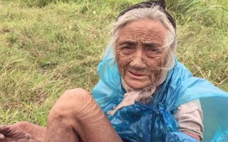 Cụ bà 90 chịu rét kiếm miếng ăn