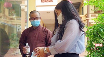 Thực hiện các hoạt động tôn giáo phù hợp với tình hình mới