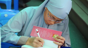 Những con chữ lan tỏa yêu thương