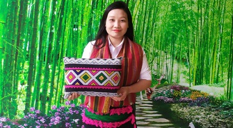 Tâm huyết giữ lửa nghề truyền thống, tạo việc làm và thu nhập cho bà con dân tộc thiểu số