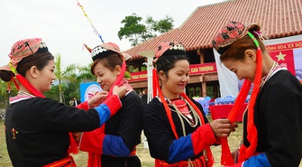 Tâm huyết với việc bảo tồn di sản văn hóa của người Dao Thanh Y