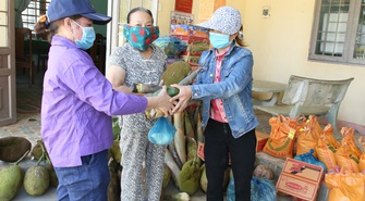 Đồng bào vùng cao Quảng Ngãi ủng hộ nông sản hỗ trợ miền Nam chống dịch