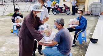 Giáo hội Phật giáo Việt Nam kêu gọi ủng hộ 50.000 túi quà đại đoàn kết