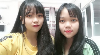 Những cặp chị em nơi tuyến đầu chống dịch