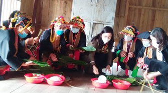 Tết sum vầy cùng phụ nữ dân tộc vùng cao Bắc Giang
