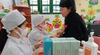 Cô giáo dành trọn tâm huyết để cải thiện điều kiện dạy và học ở vùng cao