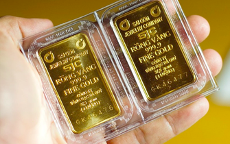 Điều gì khiến giá vàng tăng dồn dập?