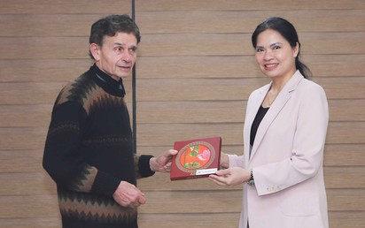 Tri ân người sáng lập Giải thưởng Kovalevskaia