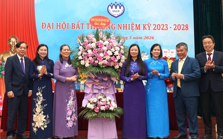 Suy tôn Chủ tịch danh dự Hội Bảo vệ quyền trẻ em Việt Nam