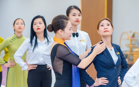 TPHCM: Chị em nô nức đi học... phong thái