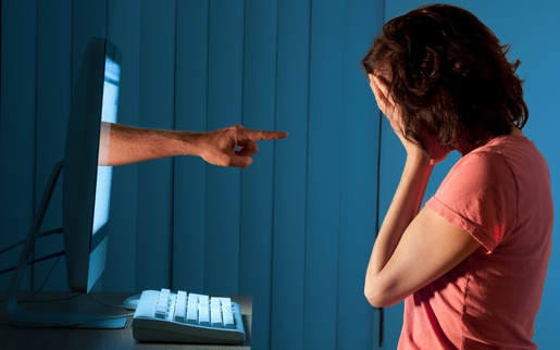 Làm gì để không trở thành nạn nhân của quấy rối tình dục trên mạng?