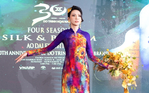 Ấn tượng áo dài “Tứ bình hoa lụa” tại Mỹ