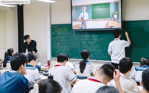 Giáo viên chủ nhiệm căng thẳng vì như người "đòi nợ thuê"