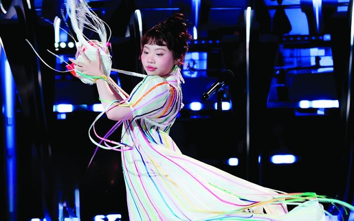 "Mật mã" thời trang biểu diễn đậm bản sắc Việt của Phương Mỹ Chi