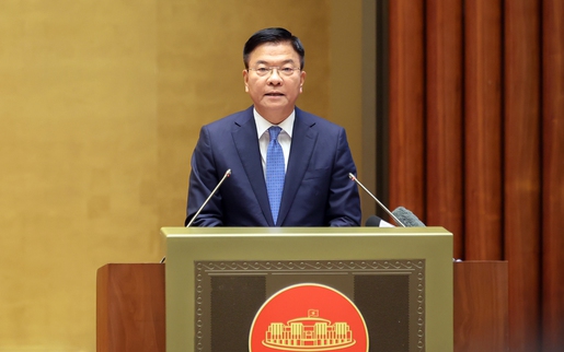 Phó Thủ tướng Lê Thành Long nêu các khoản kinh phí cho chính sách khám sức khỏe định kỳ, miễn viện phí, phụ cấp y tế
