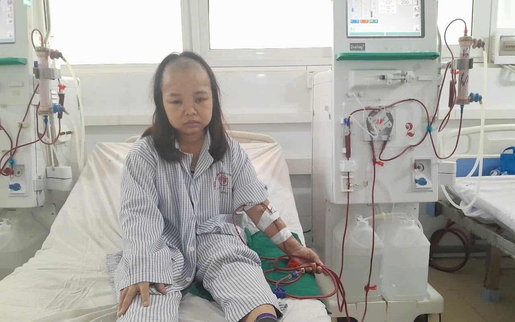 Người phụ nữ 37 tuổi chỉ cao 1 mét, mắc bệnh suy thận cầu cứu khi cha đột tử, mẹ ốm đau