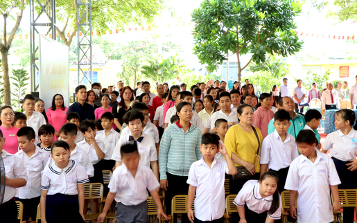 TPHCM: Gần 250 học sinh có hoàn cảnh đặc biệt bước vào năm học mới