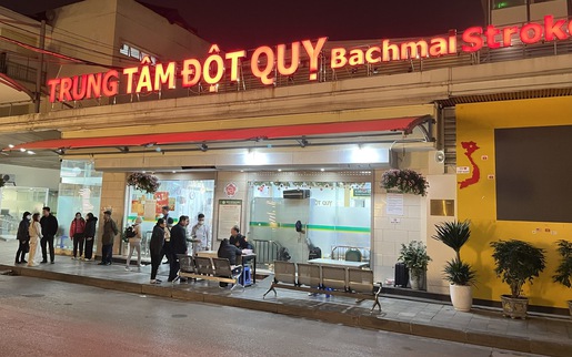 Gồng mình nơi hành lang bệnh viện tuyến cuối