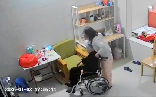 Đừng để lòng hiếu thảo bị "khoán trắng" cho người giúp việc