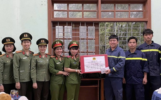 Phụ nữ Công an Đà Nẵng lên vùng cao "tiếp lửa" cho "Chiến dịch Quang Trung"