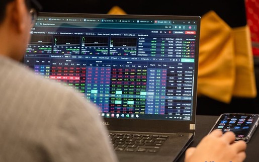 VN-Index tăng gần 1%, tiến sát 1.815 điểm nhờ lực đẩy từ nhóm cổ phiếu Vingroup