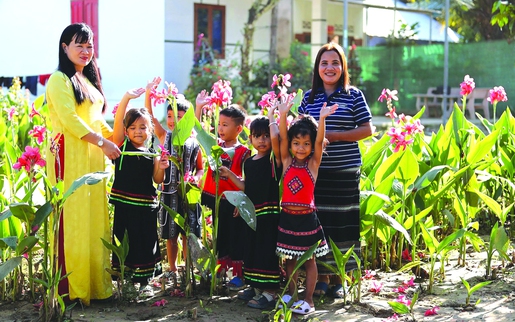 Người mẹ thắp lửa niềm tin nơi đỉnh trời