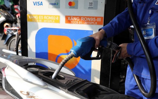 Xăng dầu đồng loạt tăng giá mạnh