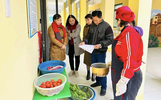 Thái Nguyên: Thịt lợn có mùi lạ, tạm dừng nhà cung cấp thực phẩm cho trường mầm non