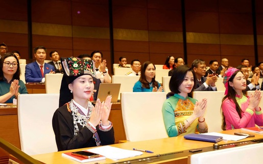 Phụ nữ Việt Nam: Trách nhiệm và khát vọng vươn lên