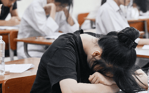 Áp lực thi vào lớp 10: Đừng biến một kỳ thi thành "phán quyết số phận"