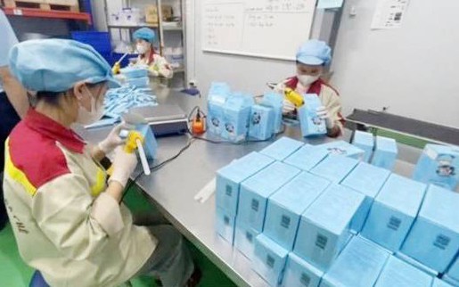 Thu giữ gần 200.000 gói cà phê hòa tan giả tại một công ty