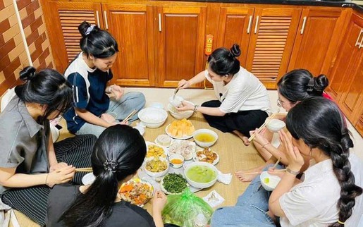 Kỳ thi tốt nghiệp THPT năm 2026: Mùa thi ấm áp với những suất cơm miễn phí, nhà nghỉ "0 đồng"