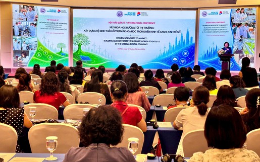 Đừng để chất xám của các nhà khoa học nữ "mắc kẹt" ở phòng thí nghiệm