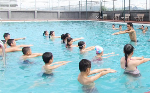 Hà Nội phát động tập luyện bơi, phòng chống đuối nước cho trẻ em