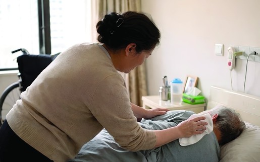 Kiên trì với nghề chăm sóc thuê