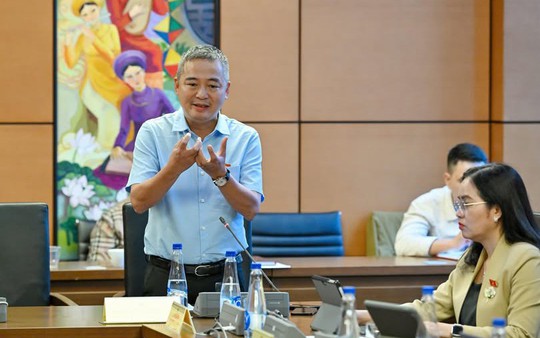 Đại biểu Quốc hội đề nghị cấm triệt để thuốc lá điện tử và thuốc lá nung nóng