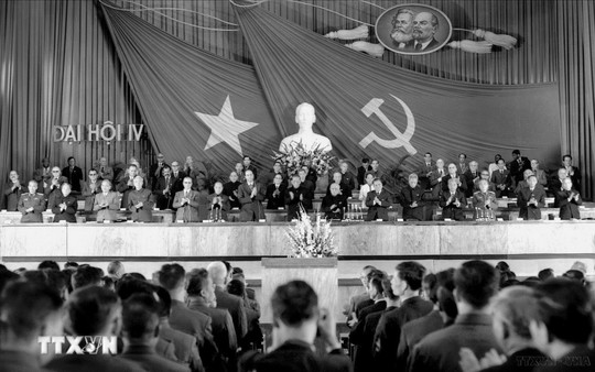 Đại hội IV của Đảng: Hoàn thành sự nghiệp thống nhất Tổ quốc, đưa cả nước đi lên CNXH