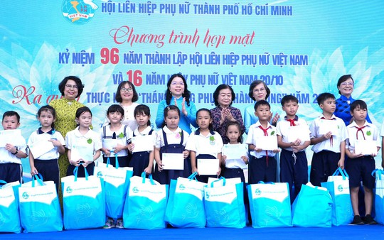 TPHCM ra quân "Tháng cùng phụ nữ hành động" với nhiều hoạt động chăm lo phụ nữ, trẻ em