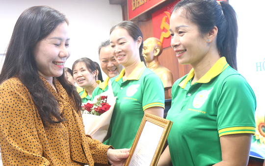 Tháng 10 yêu thương: Lắng nghe phụ nữ, đồng hành cùng trẻ em