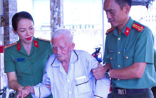 Nữ thượng tá Công an được trao Giải thưởng Nguyễn Thị Định 2026