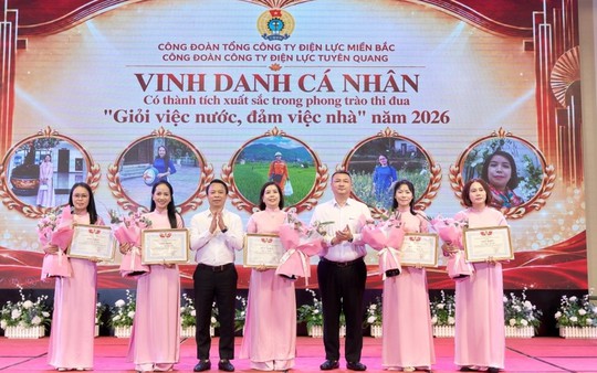 Nhiều hoạt động tôn vinh đóng góp của nữ cán bộ, nhân viên Điện lực miền Bắc