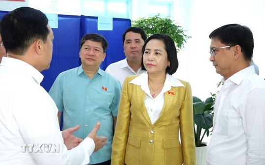 Phó Chủ tịch Quốc hội Nguyễn Thị Thanh giám sát công tác chuẩn bị bầu cử