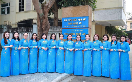 Cán bộ Hội LHPN Nghệ An đồng loạt hưởng ứng, lan tỏa ý nghĩa Tuần lễ Áo dài